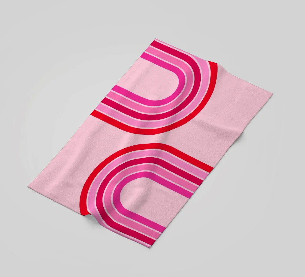 Linee curve retrò in audaci toni rosa e rossi telo mare da The Art Club