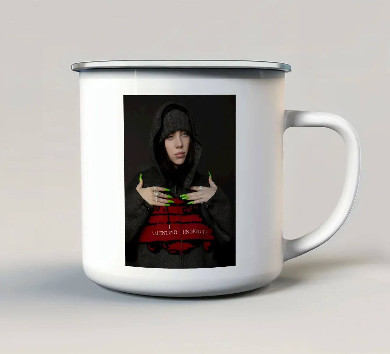 Billie Eilish tazza in smalto da Musadad Shop