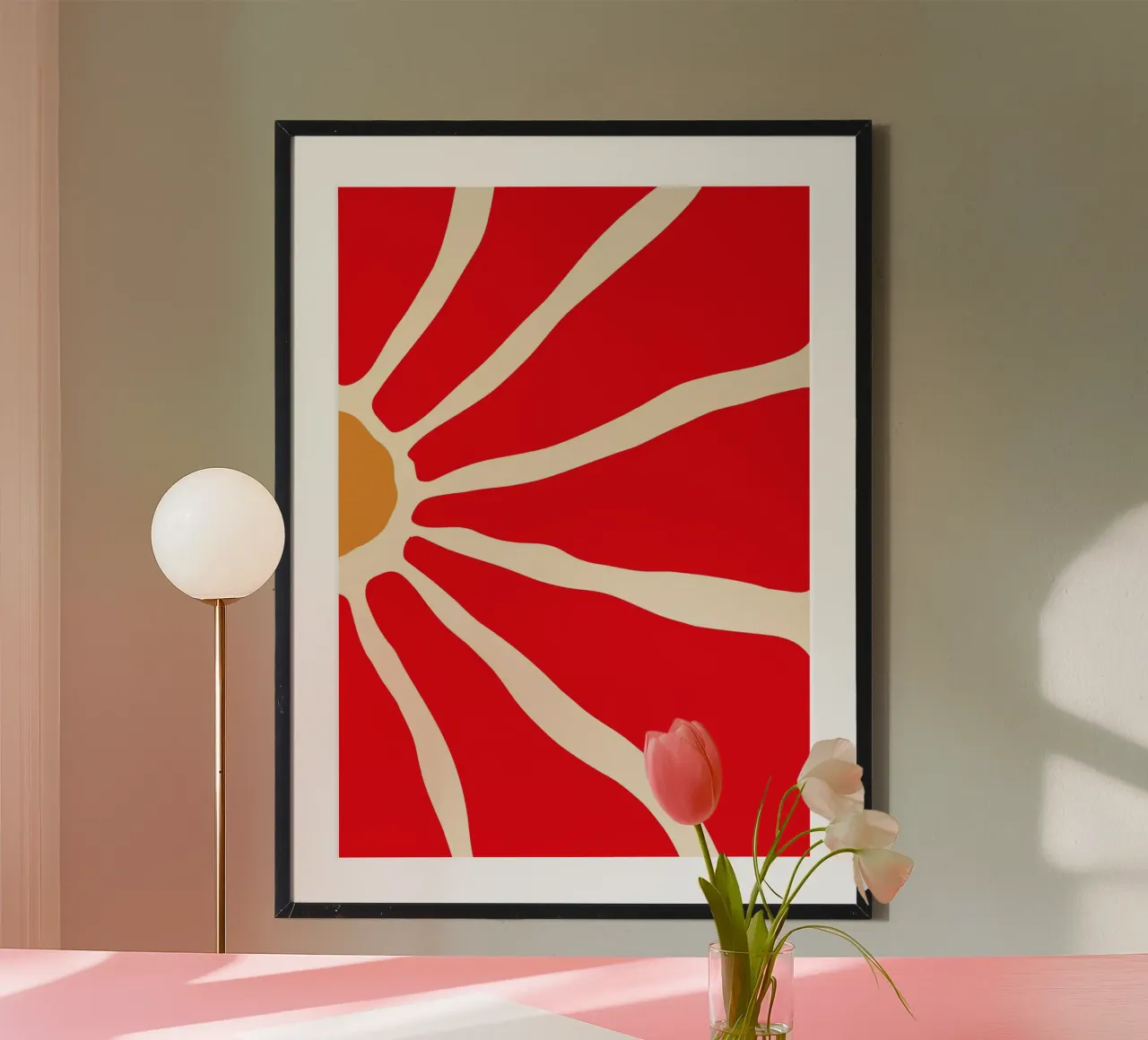 Audace fiore astratto in rosso e arancione con linee organiche poster con telaio in alluminio da The Art Club
