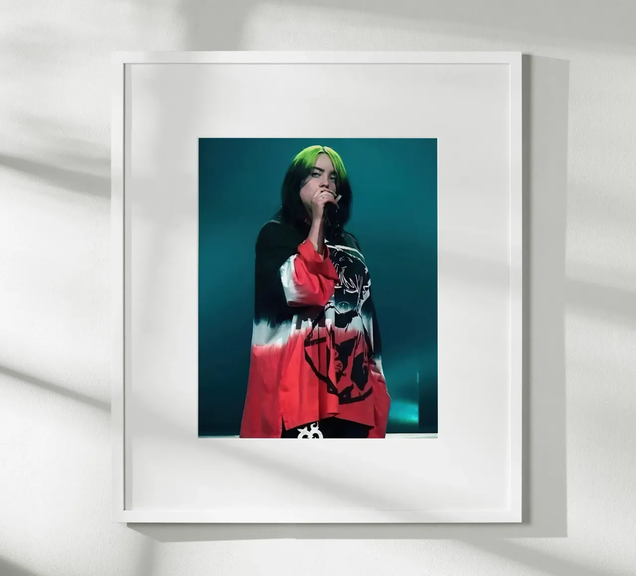 Billie Eilish poster con telaio in alluminio da Musadad Shop