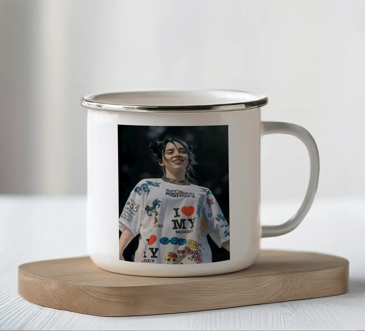 Billie Eilish tazza in smalto da Musadad Shop
