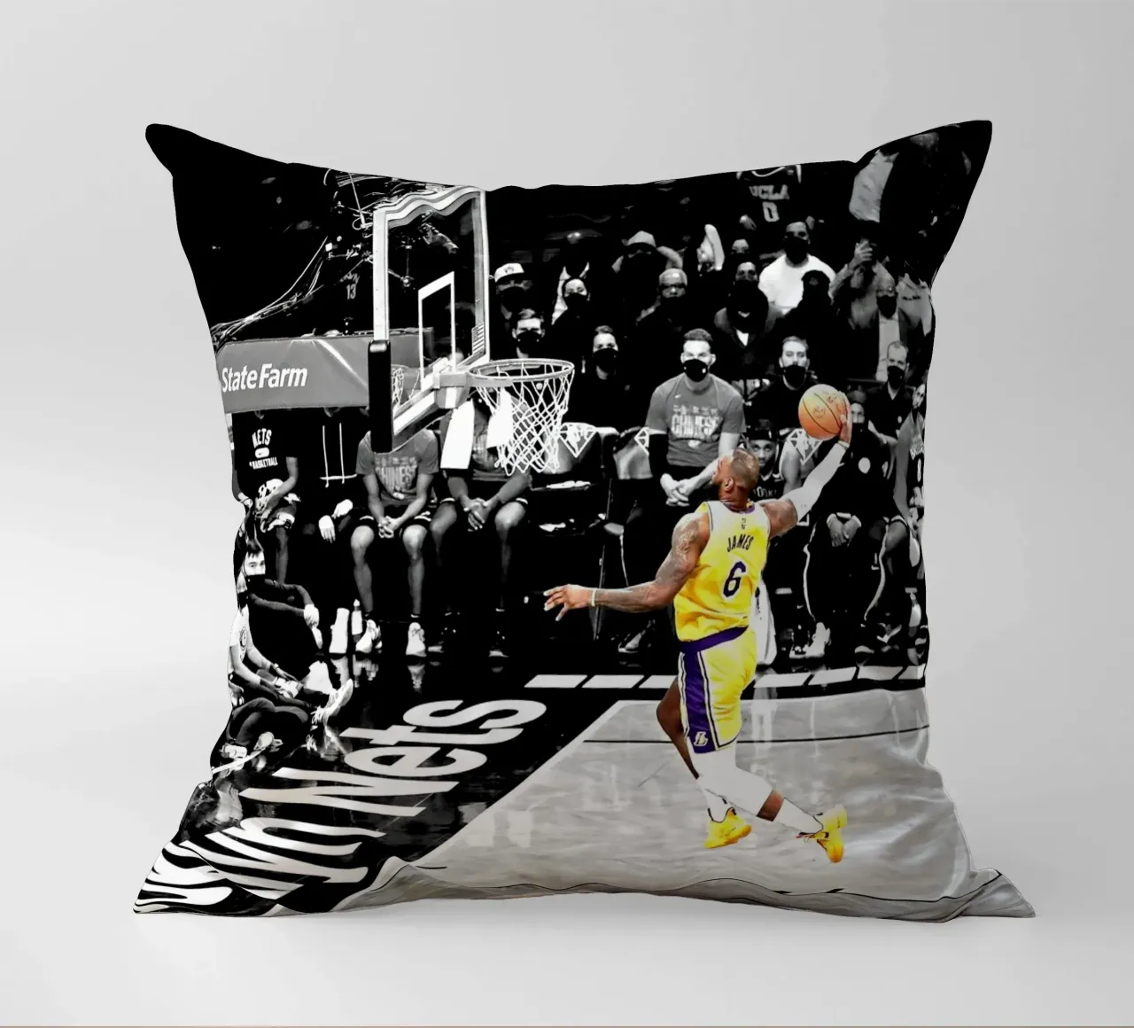Lebron schiaccia cuscino da willtahuyshop