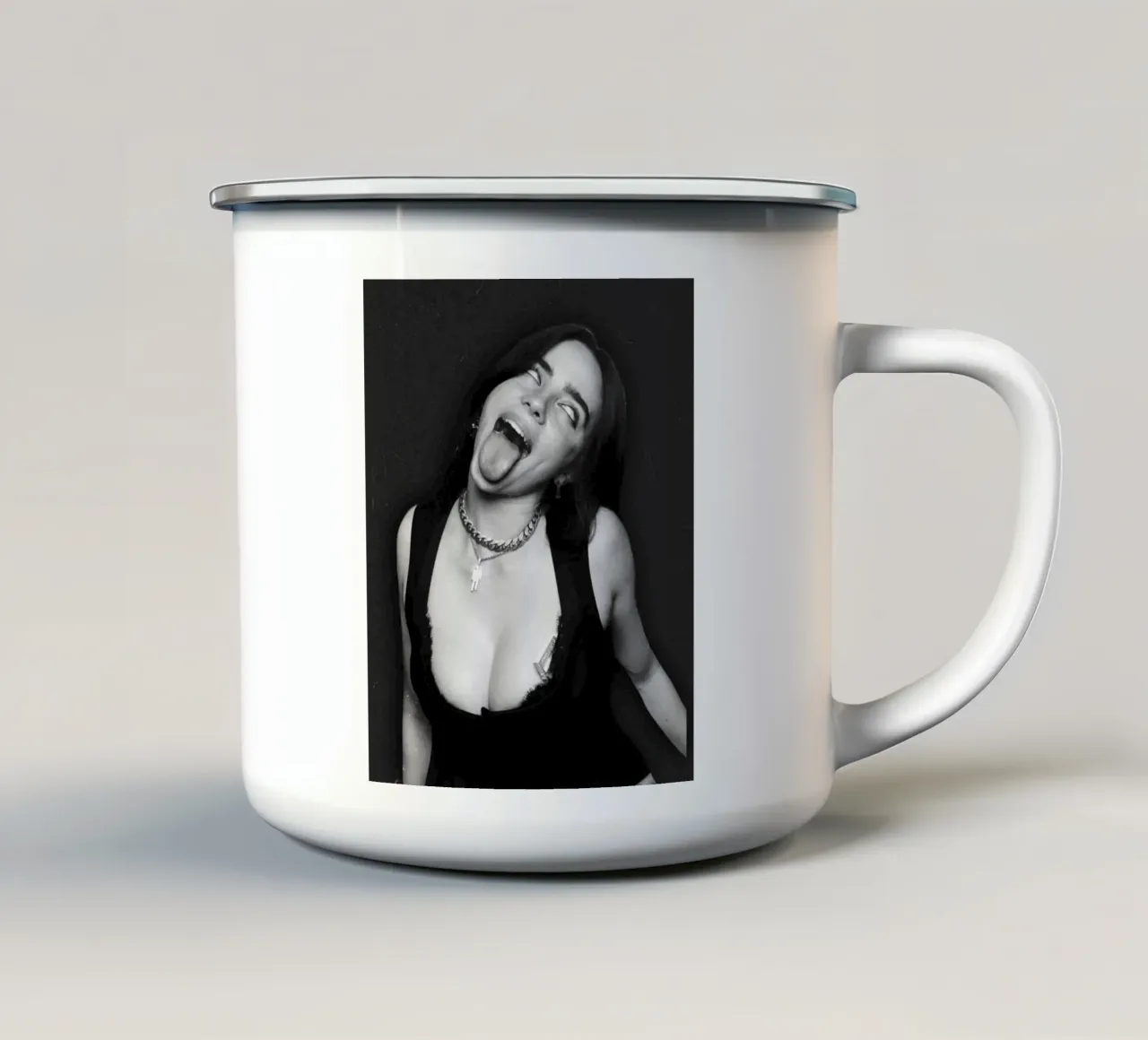 Billie Eilish tazza in smalto da Musadad Shop