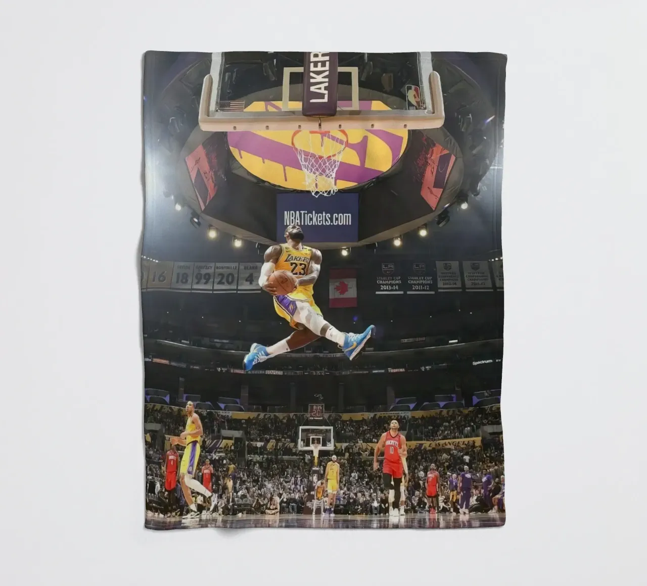 Lebron James Mill Dunk pronto per essere appeso coperta in pile da willtahuyshop