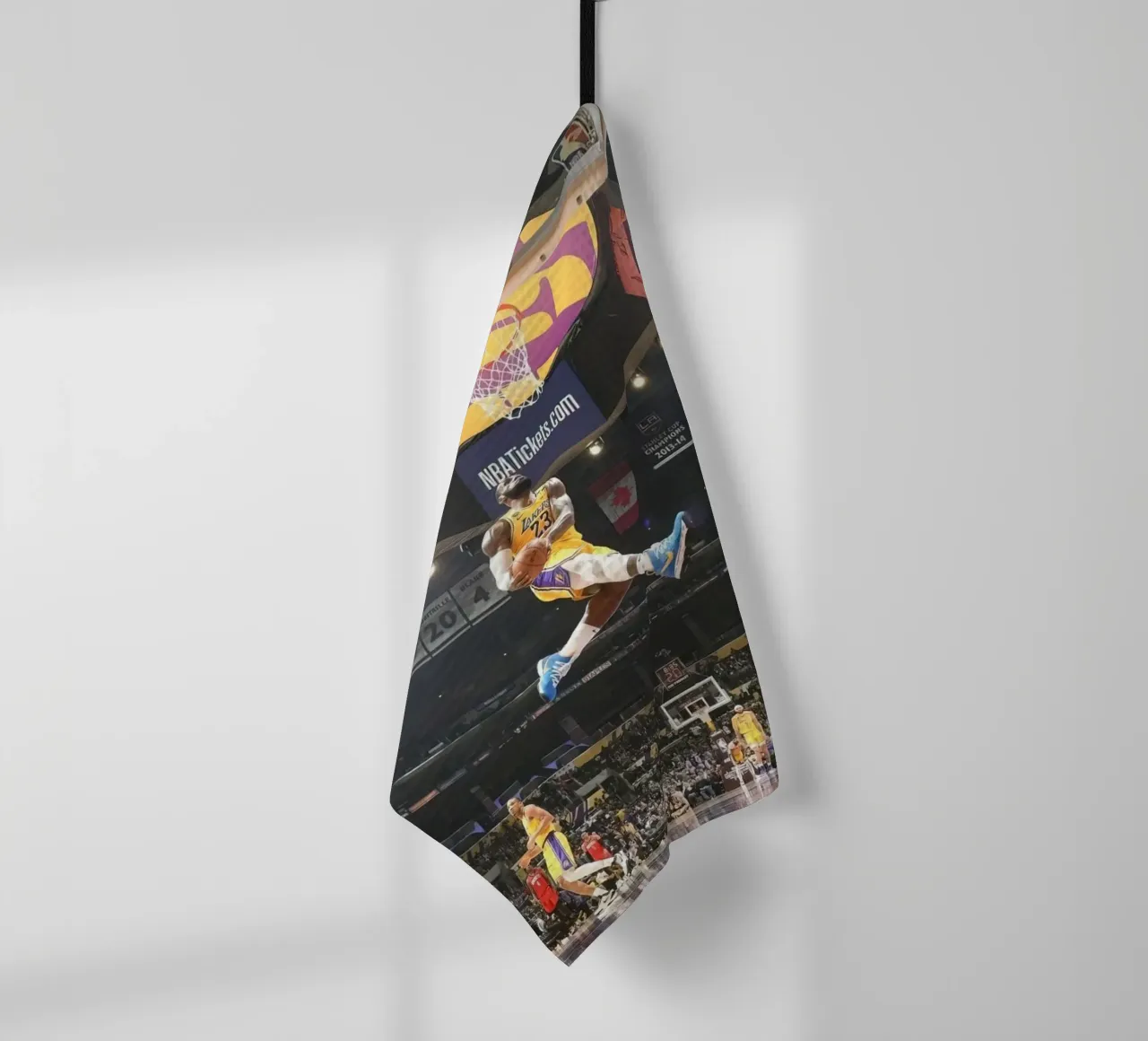 Lebron James Mill Dunk pronto per essere appeso canovaccio da cucina da willtahuyshop