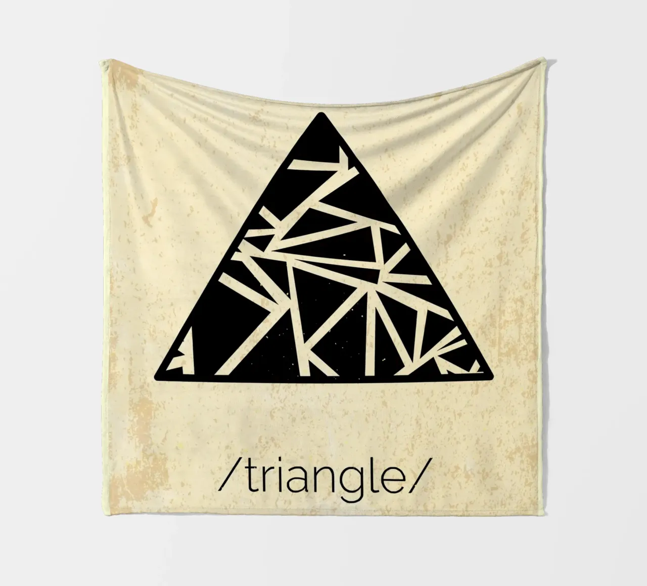 Triangolo bianco e nero coperta in pile da Edson Studio