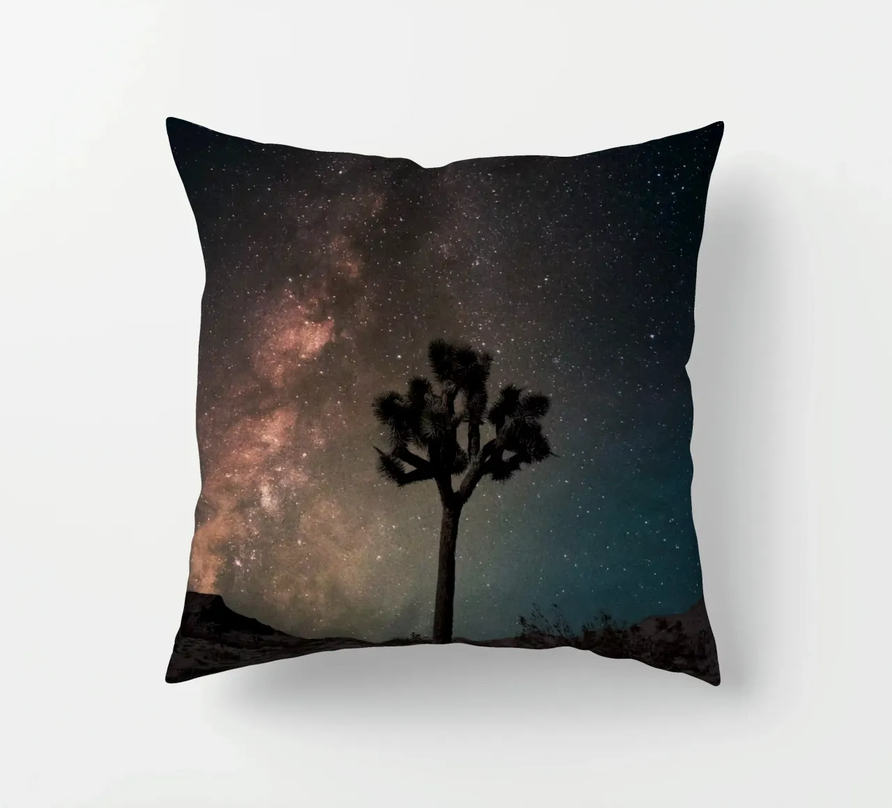 Mania Landscapes Raw 21 Joshua Tree (USA) cuscino da Mania Print Collection