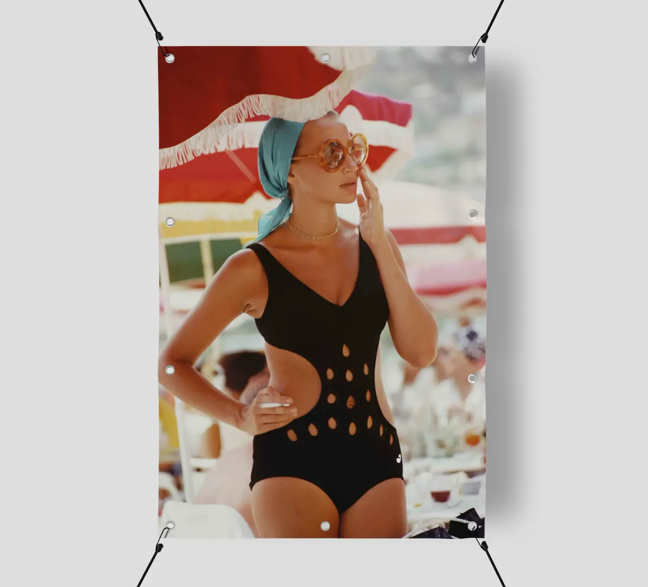 Femme en maillot de bain échancré à Monte Carlo - Slim Aarons bâche pvc de aronsphoto