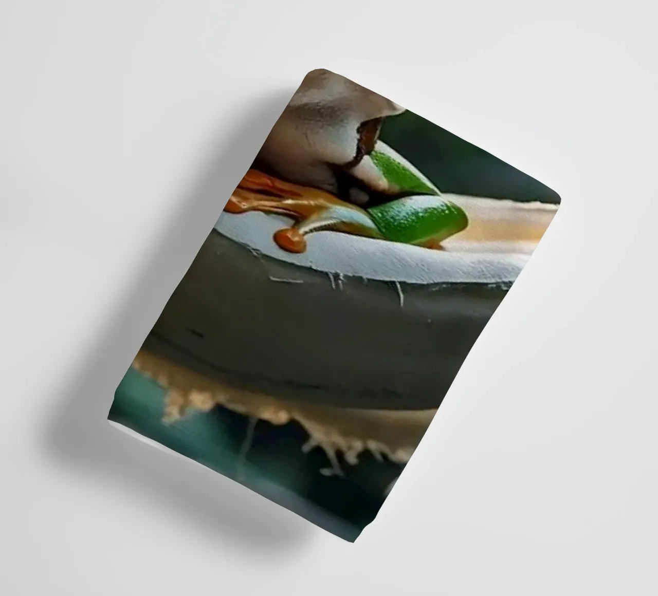 🌺🐸 Tree frog | Summer mode: on! (1) towel by Trinkets NL Design Studio