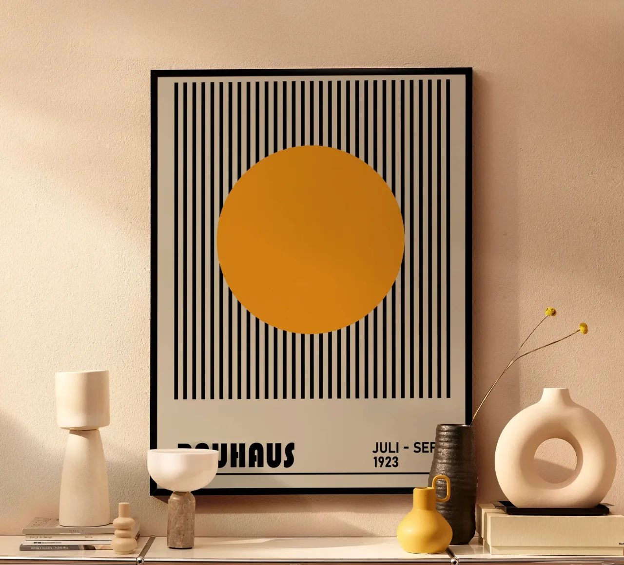 Bauhaus Sun - Manifesto grafico con linee 1923 poster con telaio in legno da Studio Vibe