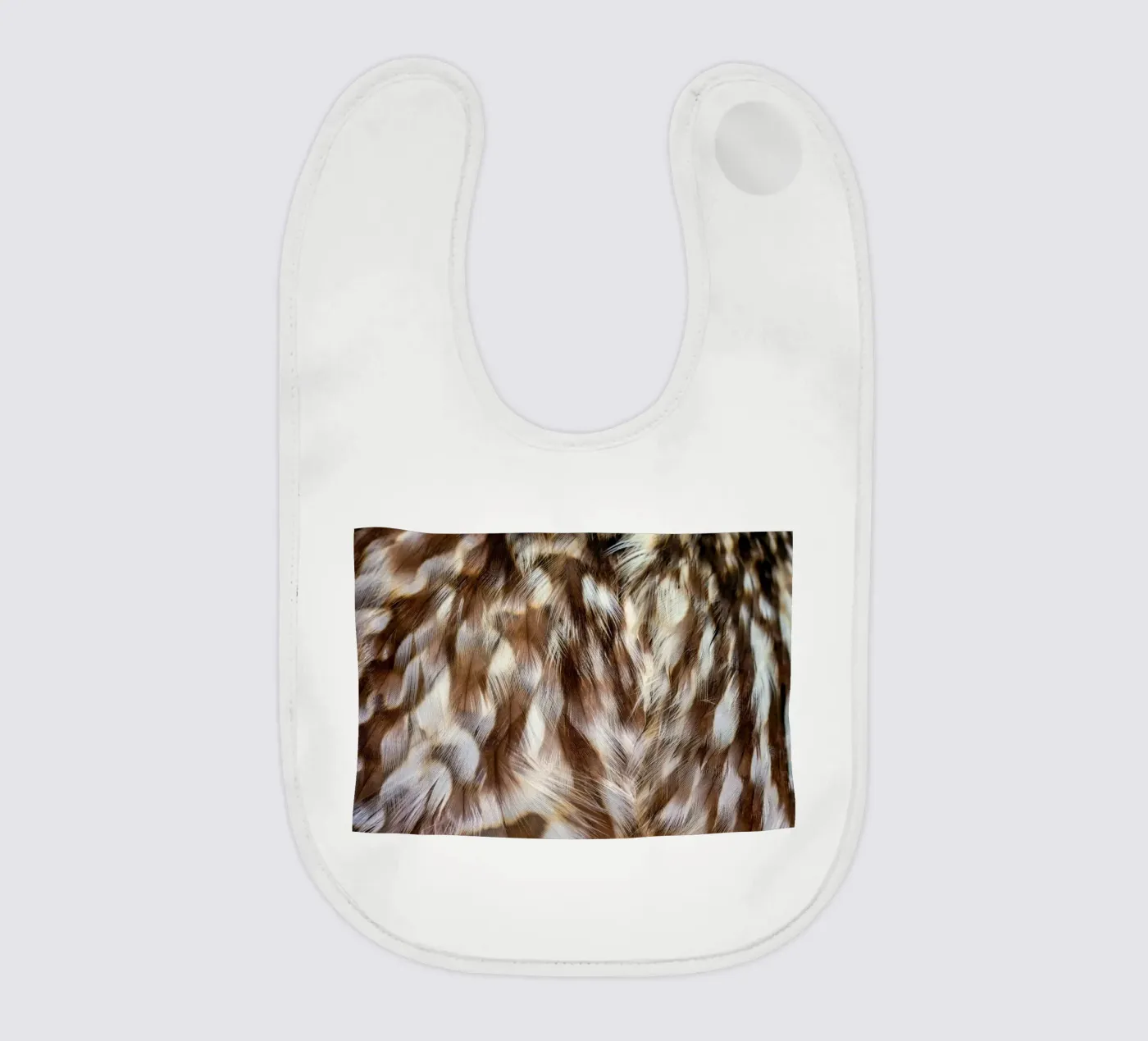 piume marrone bavaglino da Earthly Visions