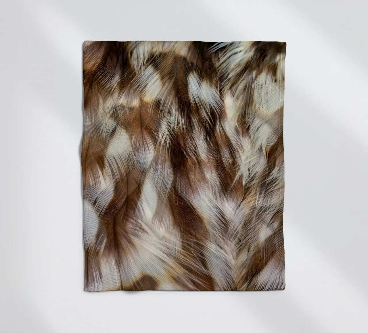 piume marrone coperta in pile da Earthly Visions