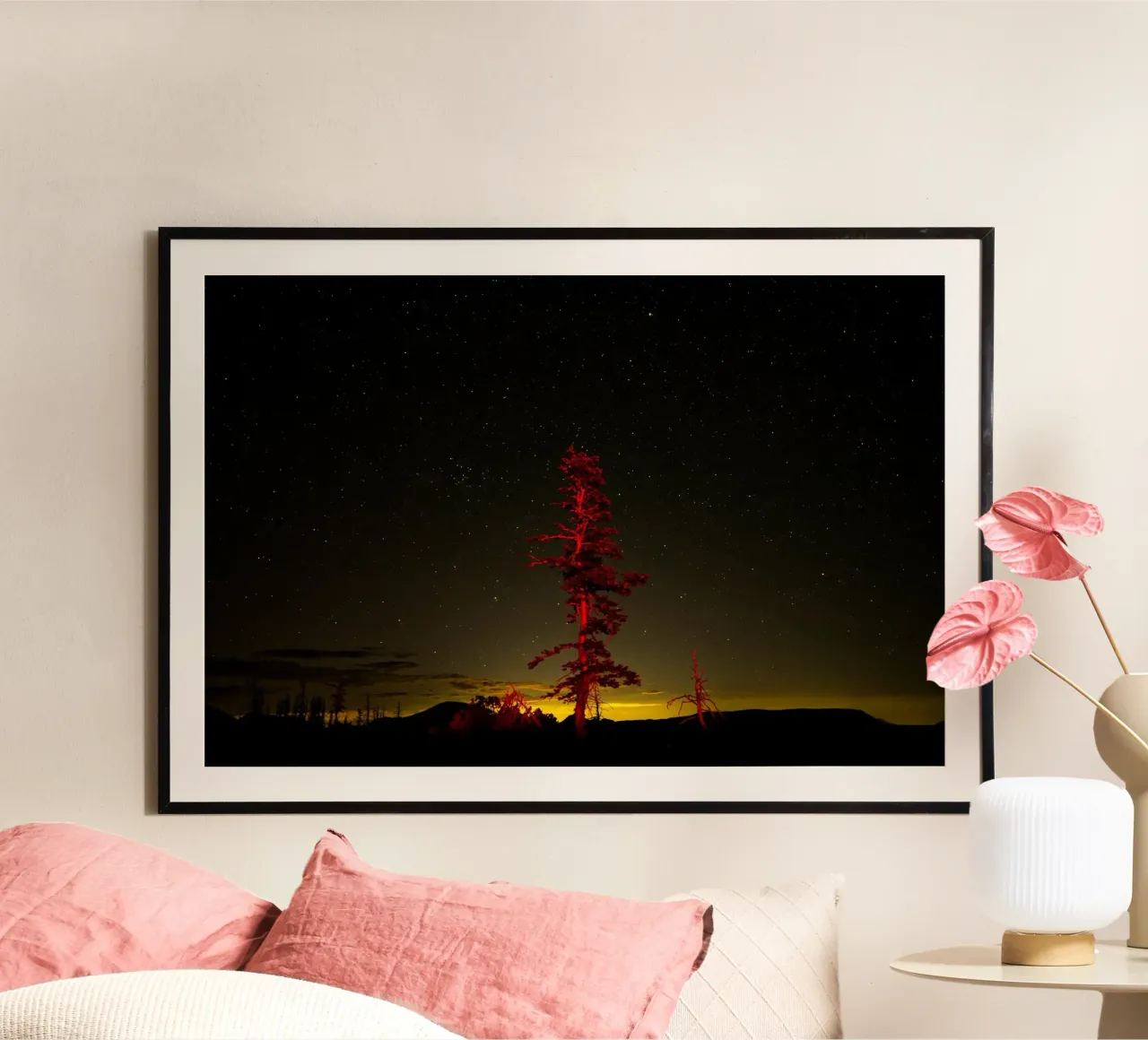 albero cielo notturno poster con telaio in legno da Earthly Visions