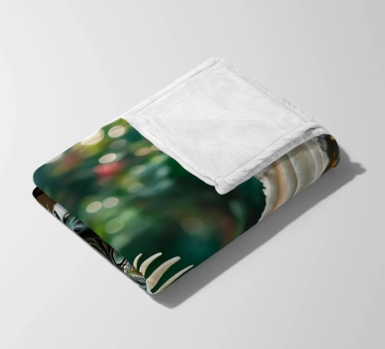 Iguanas | Bit of hanging, bit of nothing... (2) fleece blanket by Trinkets NL Design Studio