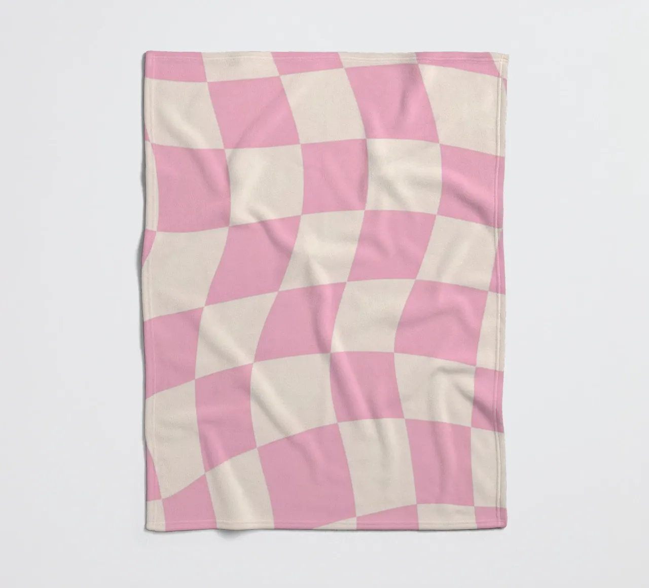 Rosa & cremefarbenes gewelltes Schachbrett - Retro-ästhetischer Druck Fleecedecke von homdeco