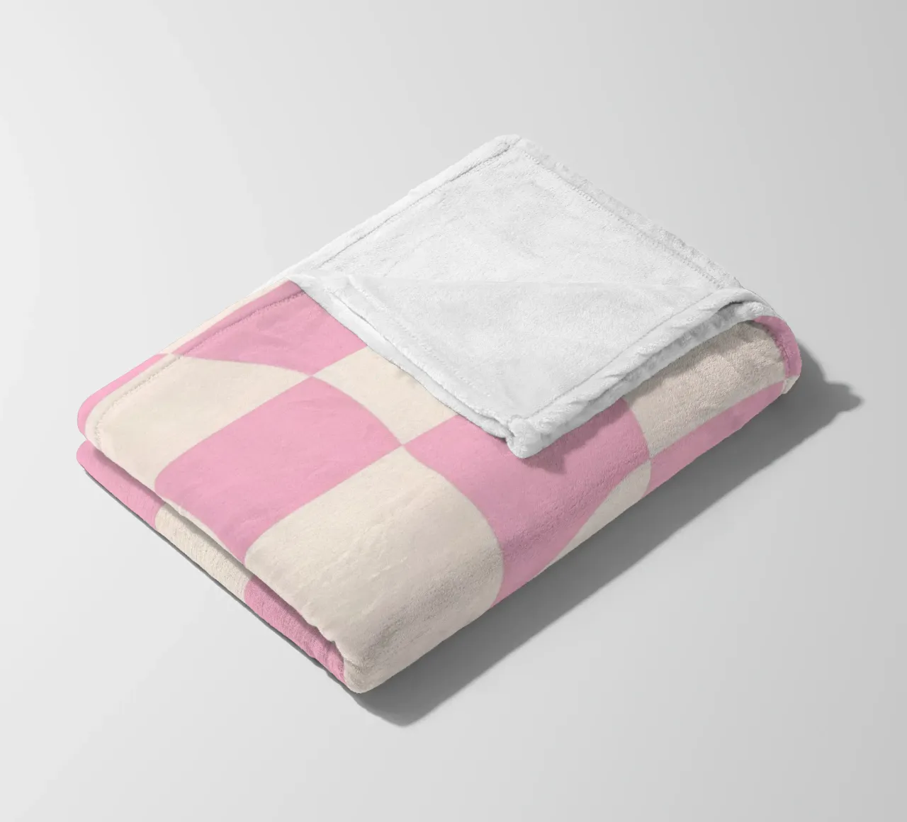 Rosa & cremefarbenes gewelltes Schachbrett - Retro-ästhetischer Druck Fleecedecke von homdeco
