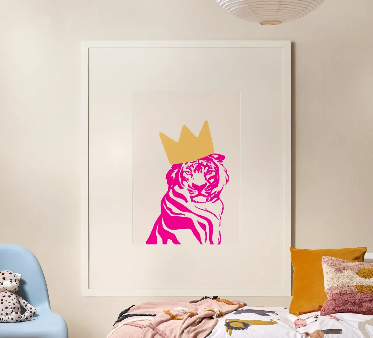 Tigre rosa regale con corona - Stampa pop art della fauna selvatica poster con telaio in legno da homdeco