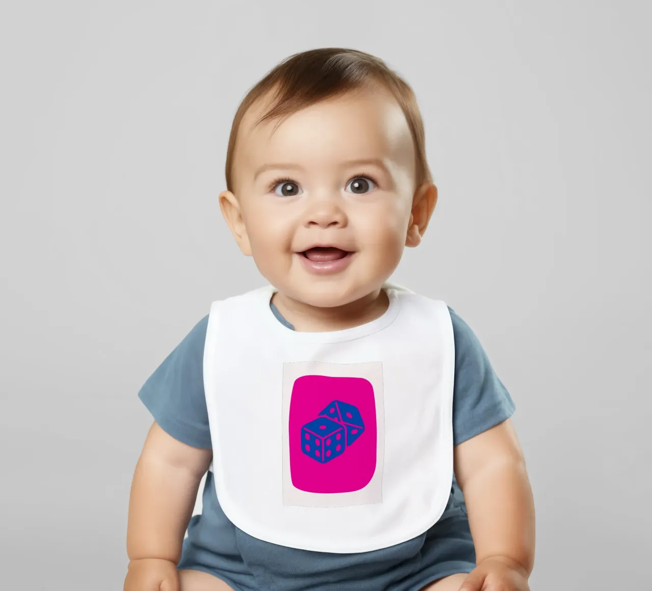 Dados Bold Pop Art - Fucsia & Blue Game Room Print babero de homdeco