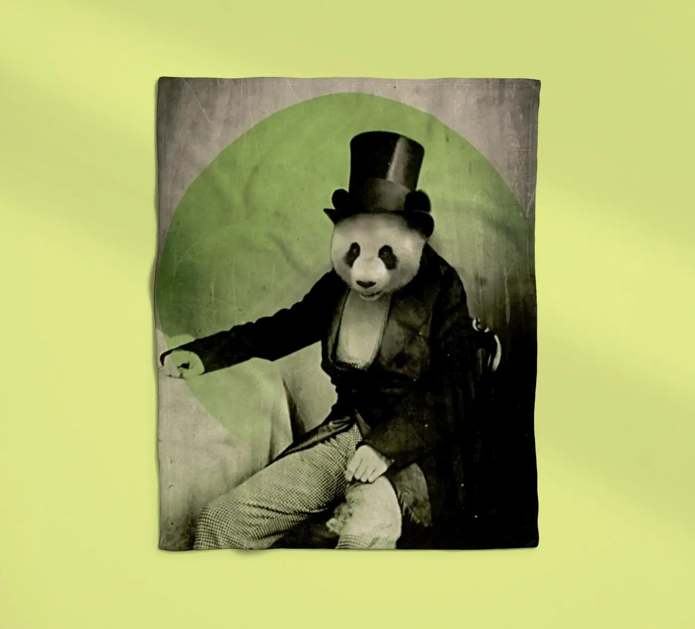 Proper Panda Fleecedecke von Chase Kunz