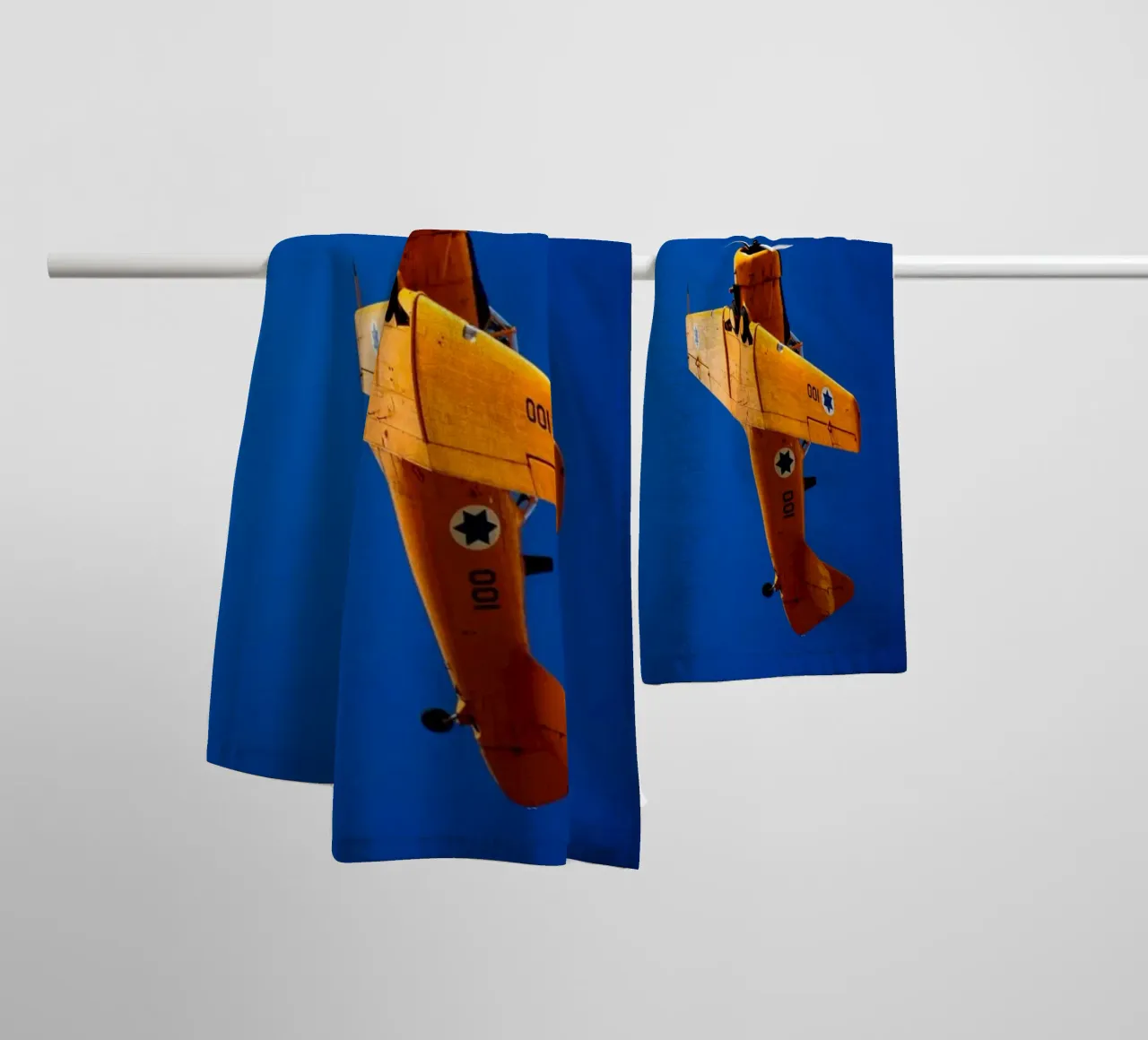 Acrobazia aerea IV asciugamano da bagno da Tal Paz-Fridman