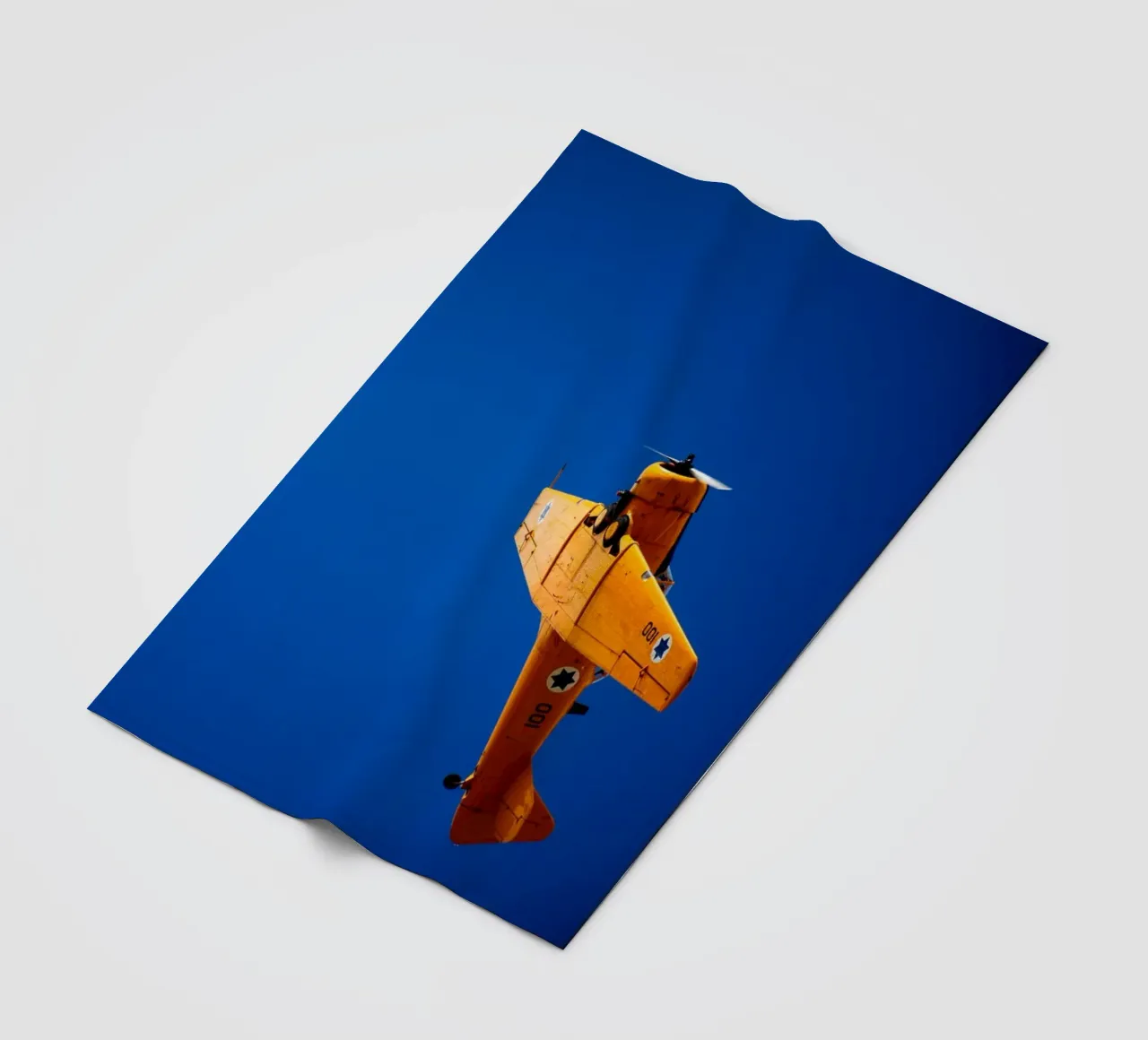 Acrobazia aerea IV coperta in pile da Tal Paz-Fridman
