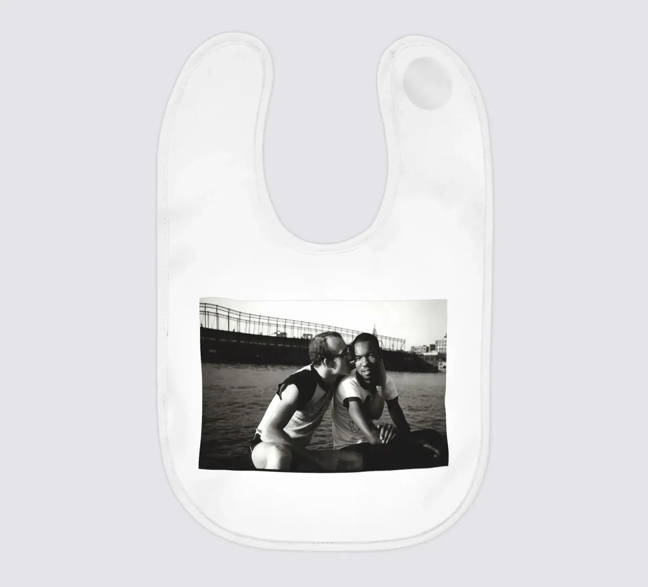 Keith Haring e Juan Debose al Piers Photograph bavaglino da grime shop