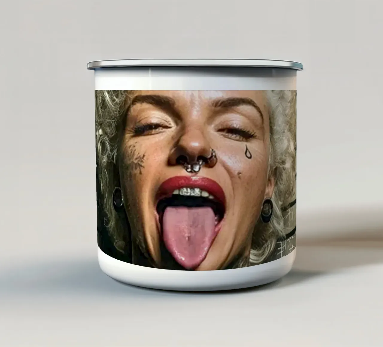 Atteggiamento certificato tazza in smalto da Tisha Shop