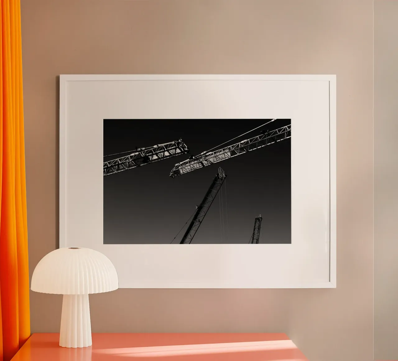 Gru poster con telaio in legno da Tal Paz-Fridman