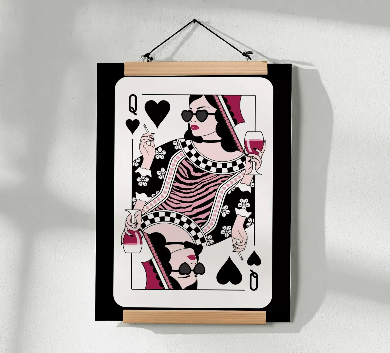 Regina di cuori - Sigaretta gotica nera e vino poster con telaio in plastica da Asha Designs