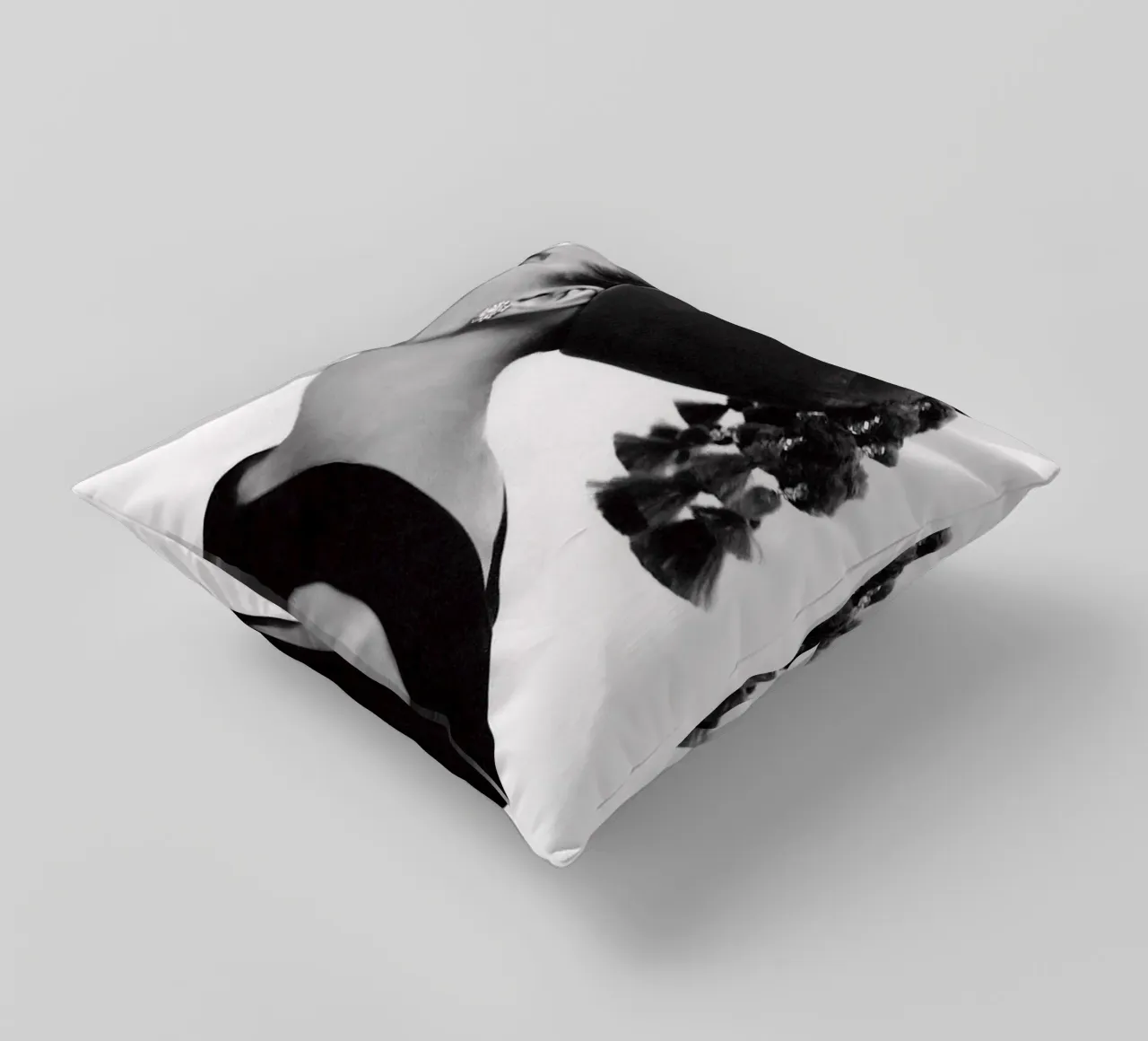 Audrey Hepburn indossa Givenchy cuscino da BarbarArt