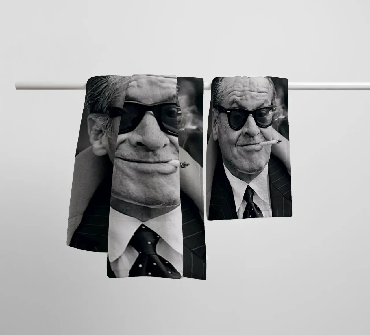 Sorriso con sigaretta asciugamano da bagno da glover studio