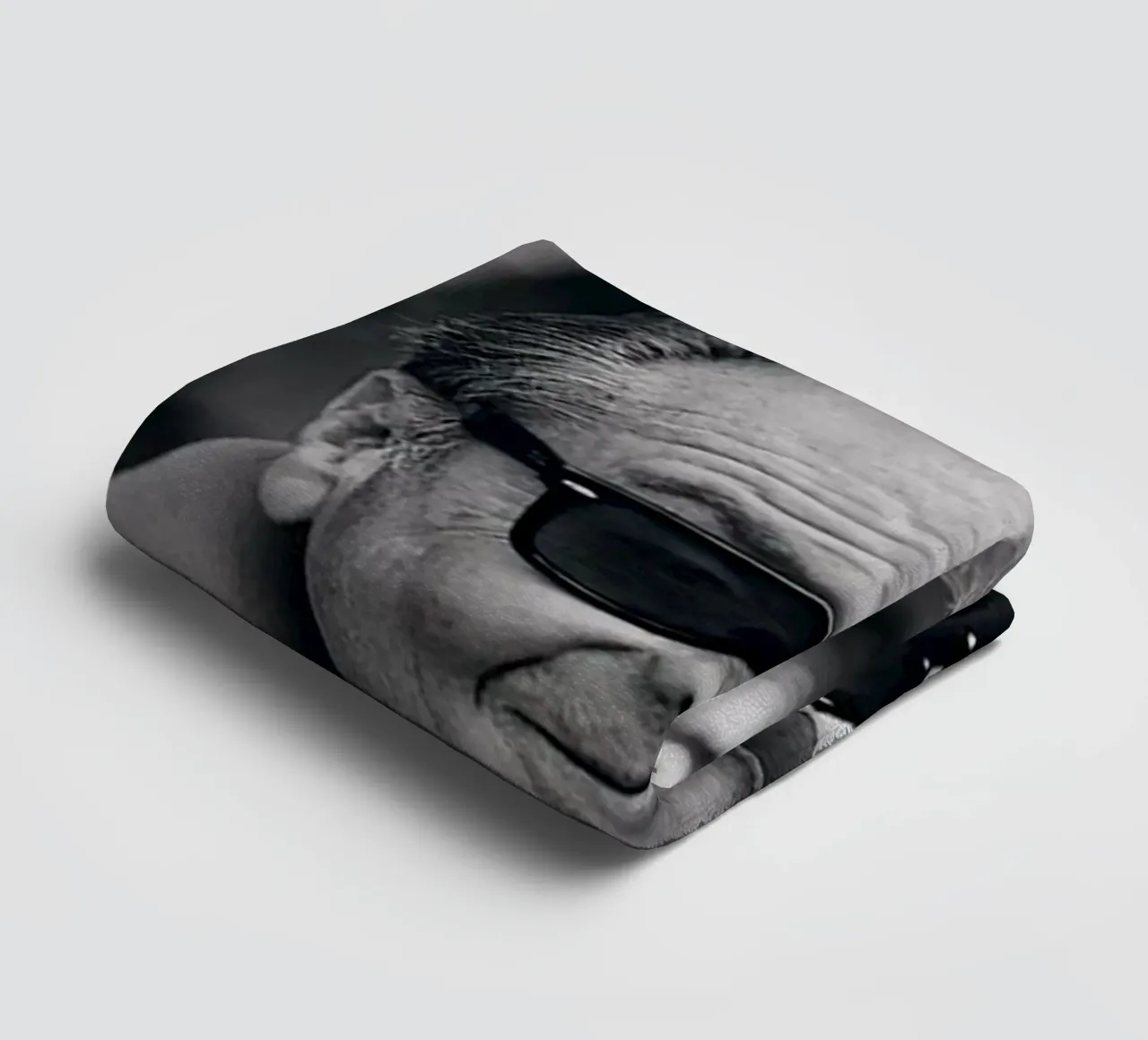 Sorriso con sigaretta asciugamano da bagno da glover studio