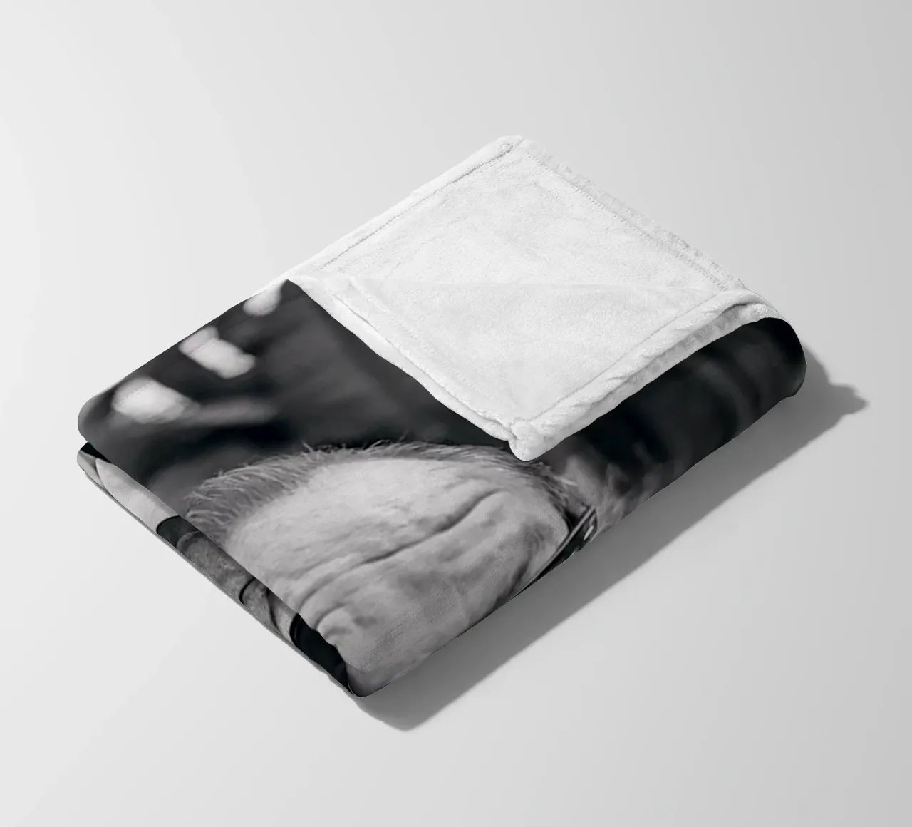 Sorriso con sigaretta coperta in pile da glover studio