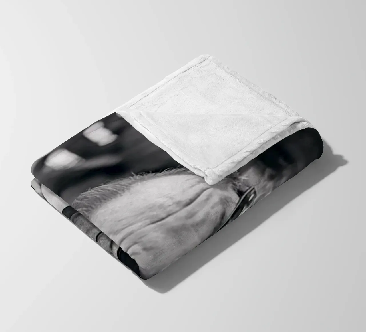 Sorriso con sigaretta coperta in pile da glover studio