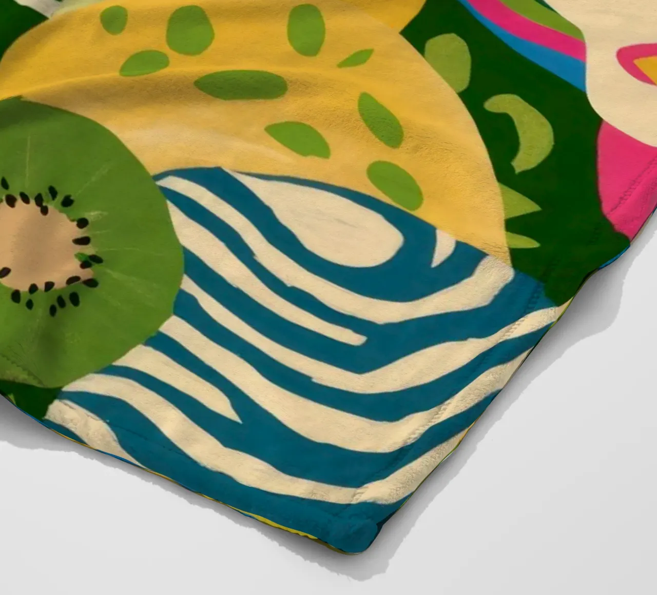 Kiwi Jungle Pattern Fleecedecke von Thistle Bloom