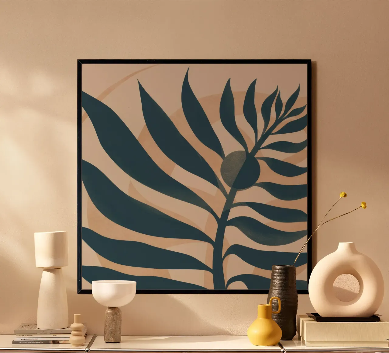 Foglia di palma in grassetto poster con telaio in legno da Irish Strokes