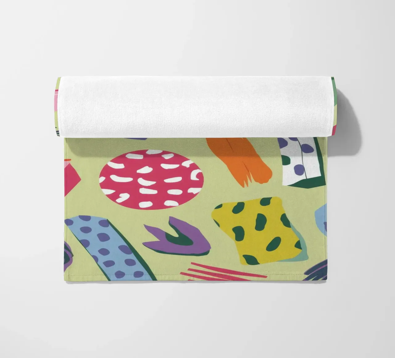 Caos creativo a colpi di pennello telo mare da Thistle Bloom