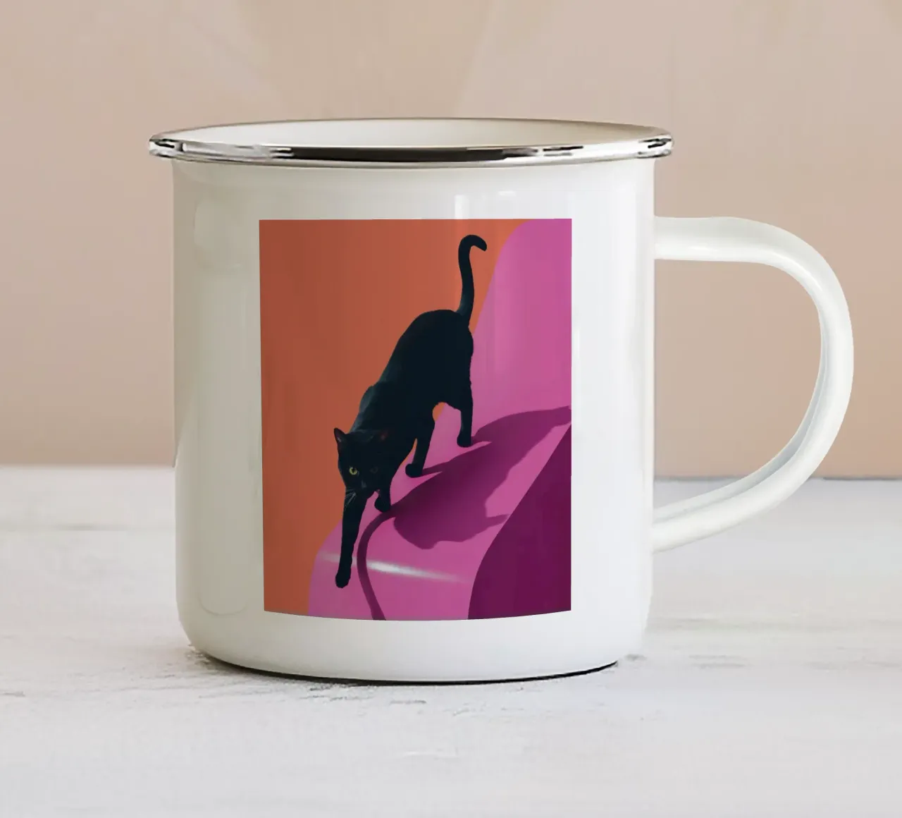 Gatto su rosa tazza in smalto da Mark Solaria