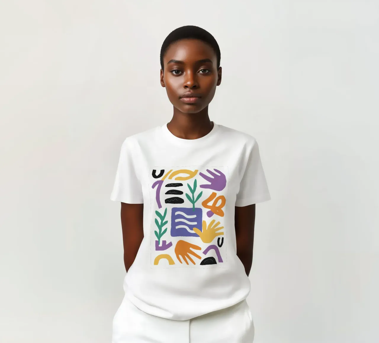 Forme astratte e giocose t-shirt da Gaia Viesta