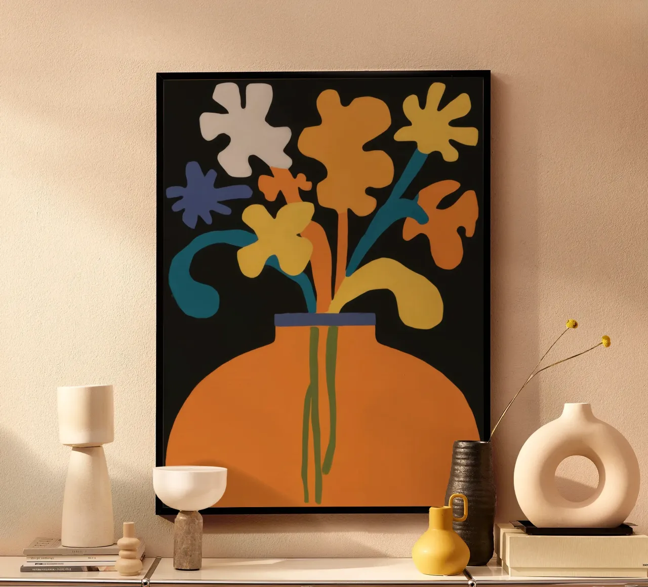 Fiori in vaso arancione poster con telaio in alluminio da Mark Solaria
