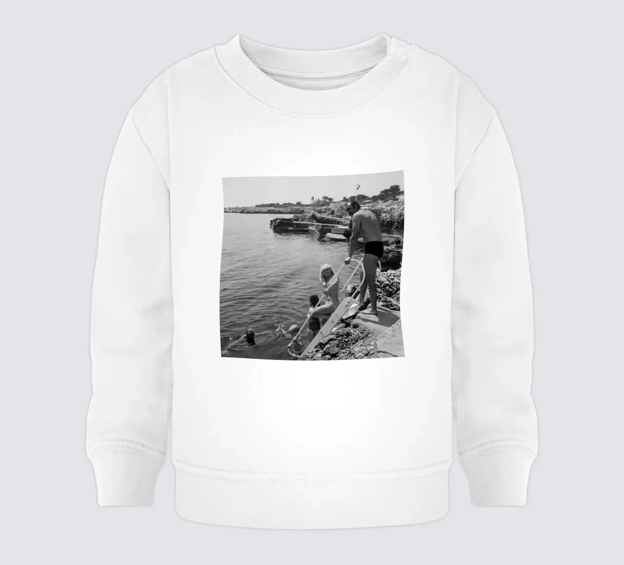 Sean Connery se prepara para darse un chapuzón en el océano sudadera de bebé de jo shop