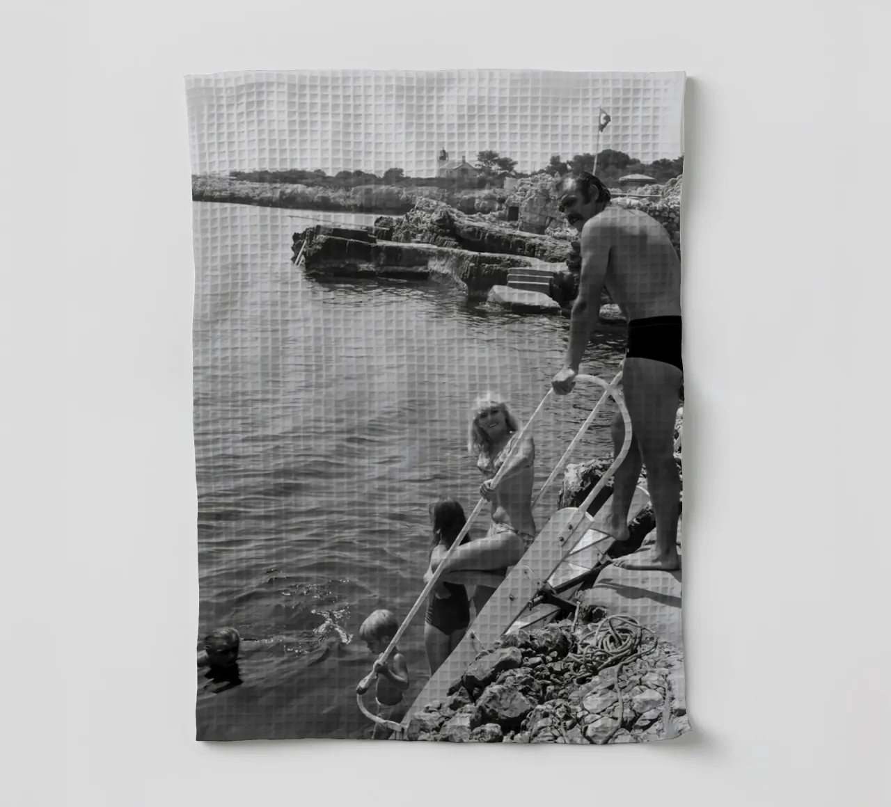 Sean Connery si prepara a fare un tuffo nell'oceano canovaccio da cucina da jo shop