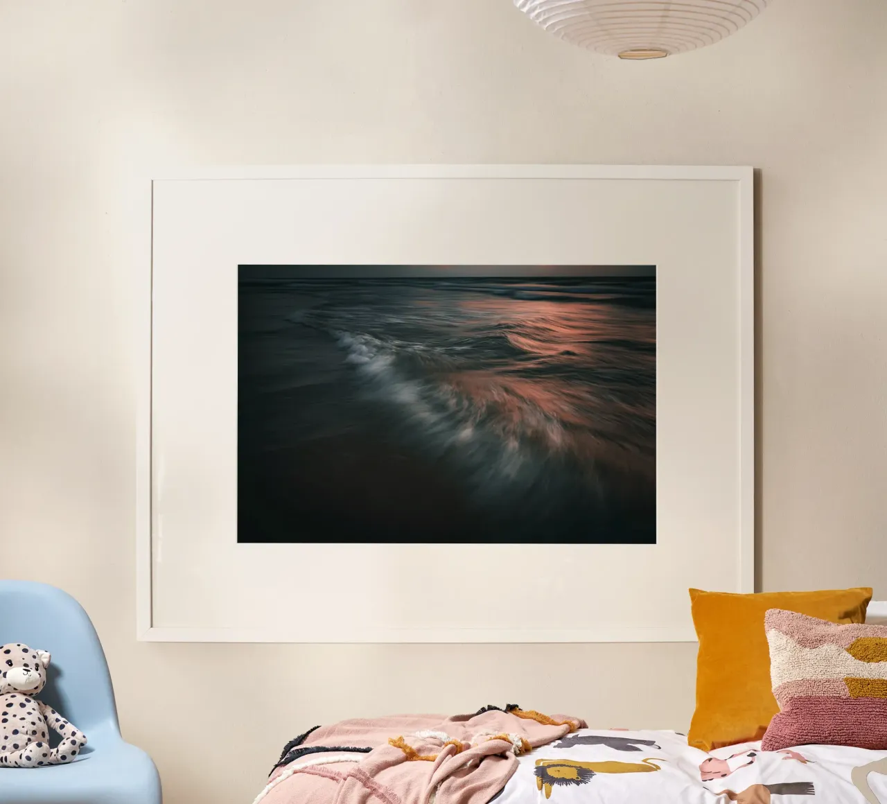 L'unicità delle onde XLIX poster con telaio in plastica da Tal Paz-Fridman