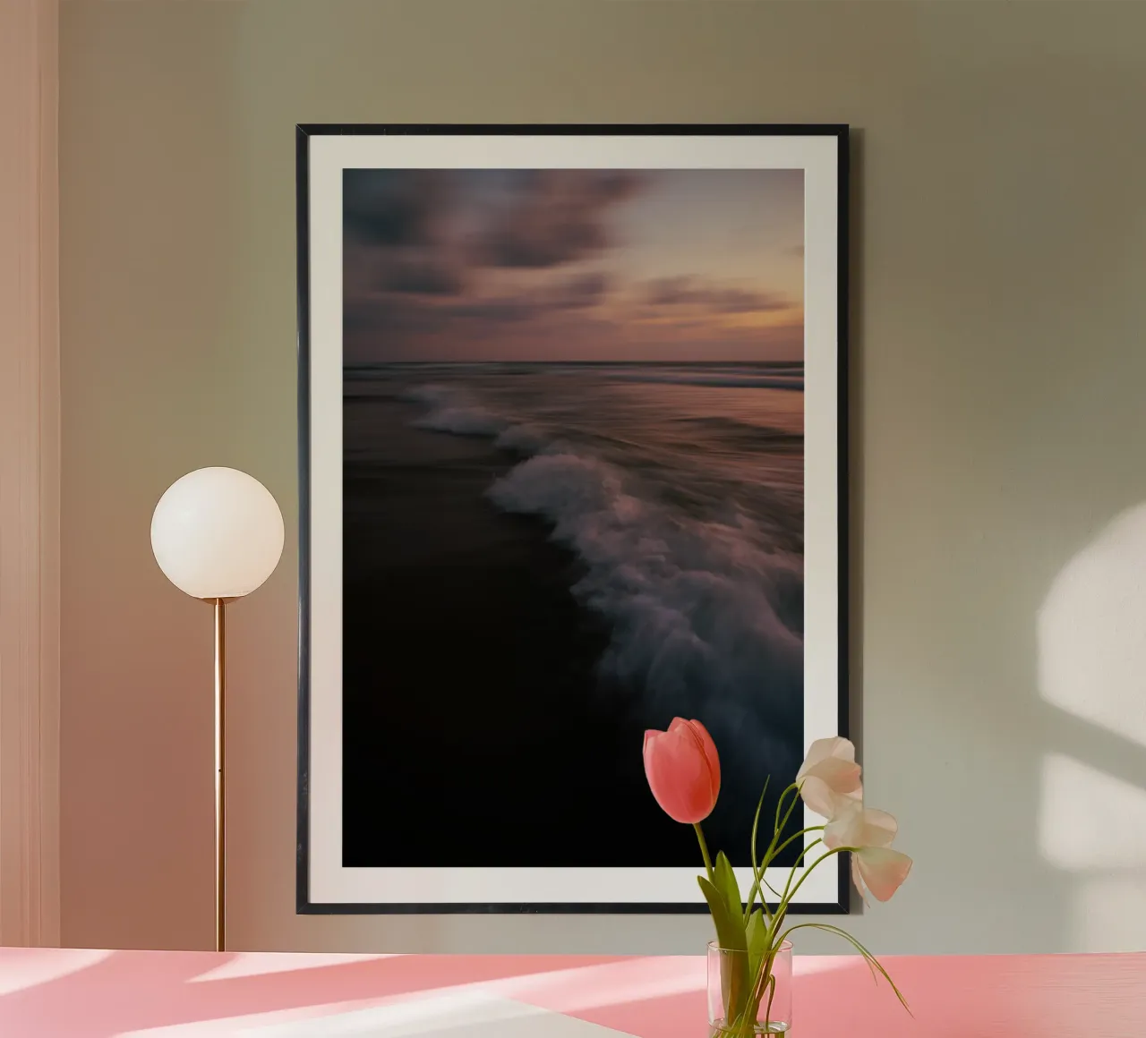 L'unicità delle onde LIII poster con telaio in alluminio da Tal Paz-Fridman