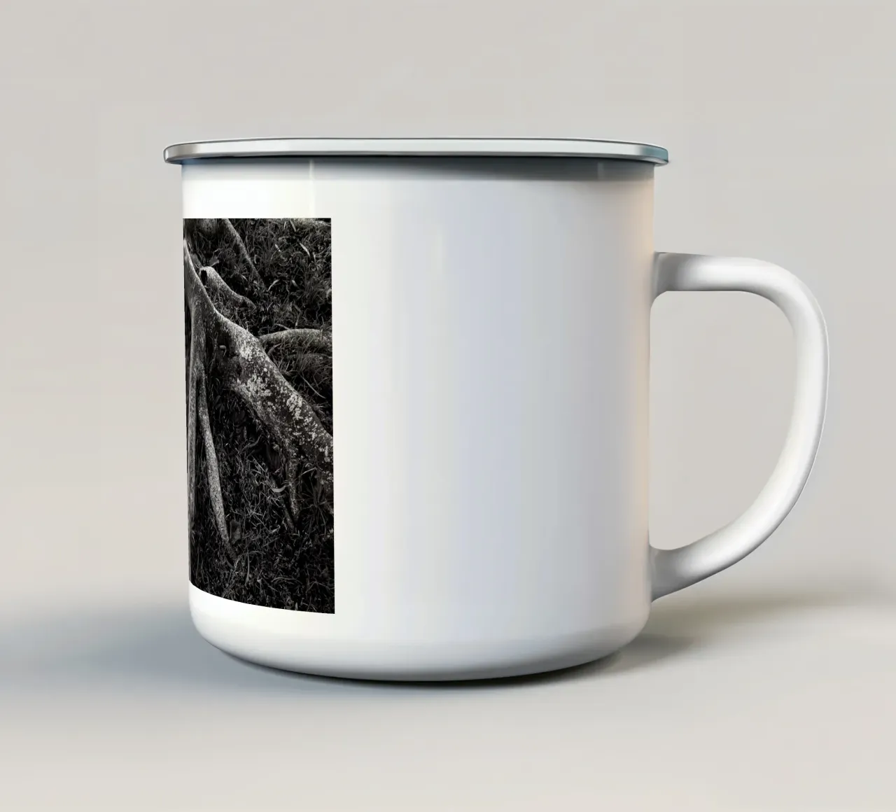 Radici II tazza in smalto da Tal Paz-Fridman