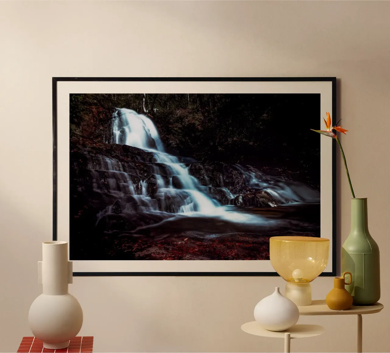 Il silenzio che cade poster con telaio in alluminio da StillVibe Home