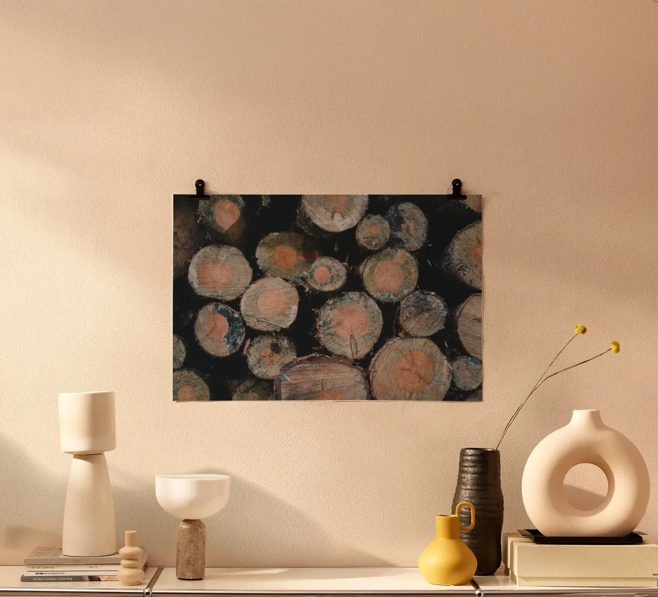 Echi di legno poster con telaio in alluminio da StillVibe Home