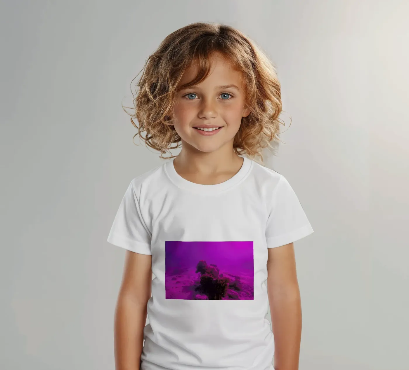 Untitled_4 t-shirt bambini da James Cooper