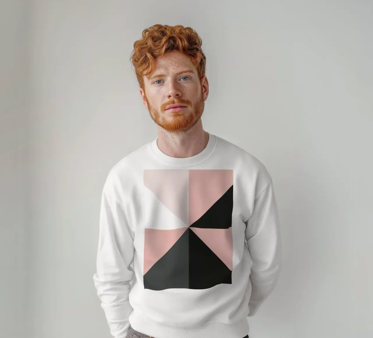Composición geométrica abstracta de triángulos de color rosa sudadera de DesignDoodle