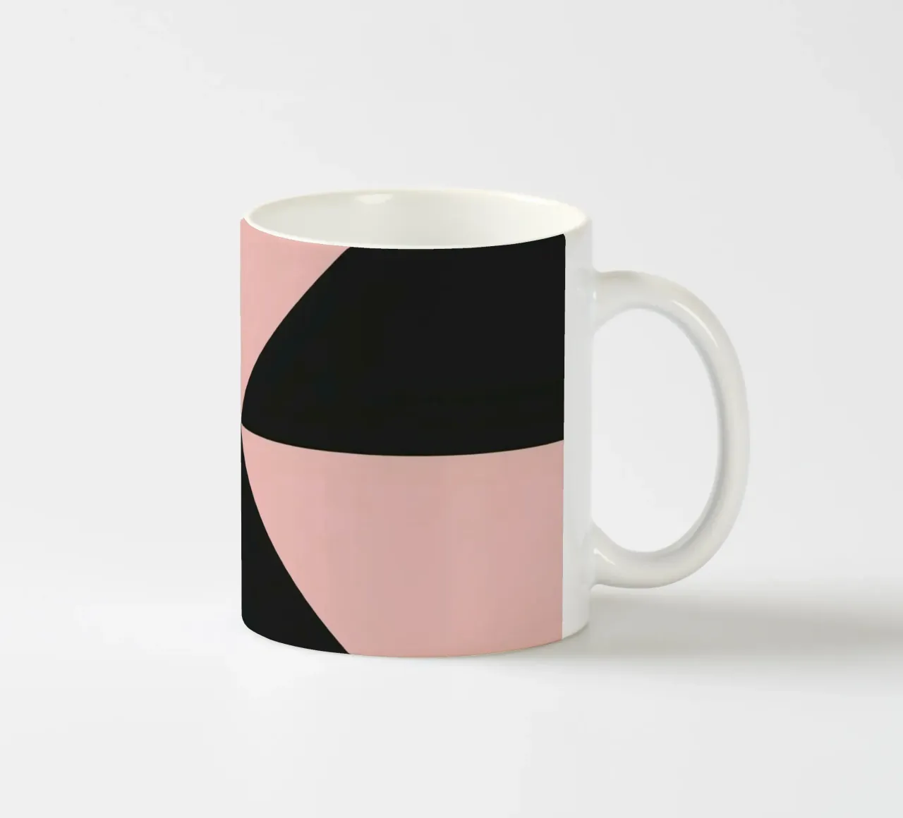 Composición geométrica abstracta de triángulos de color rosa taza de cerámica de DesignDoodle